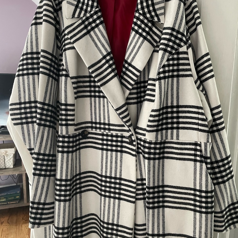 Torrid 5 Coat. Black and white plaid with red lining.